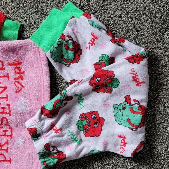 Shopkins pajama set - Picture 4 of 4
